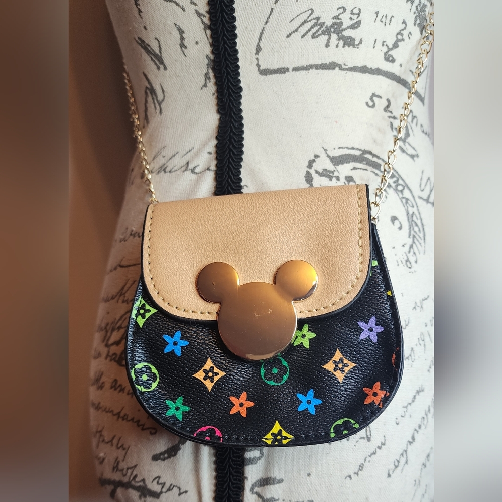 Mickey's little girl's purse